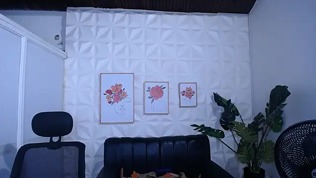 Valentinaa mature online show from 03.17.26