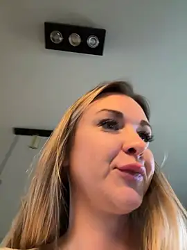 Bella-Tight online show from 12.28.24