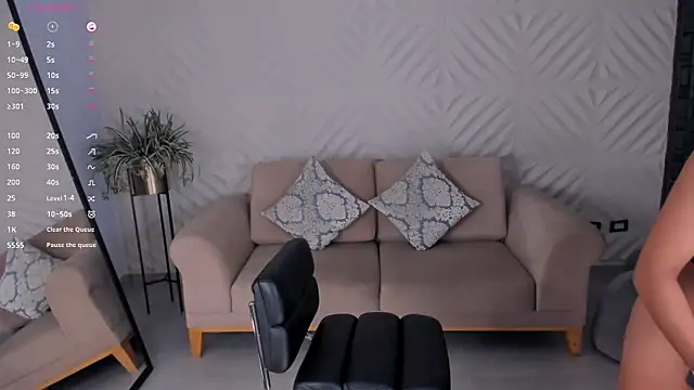 LizzHamilton   online show from 01.28.25