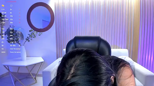 LizzHamilton   online show from 03.09.25