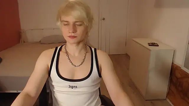 Oliver sweet  online show from 02.05.26