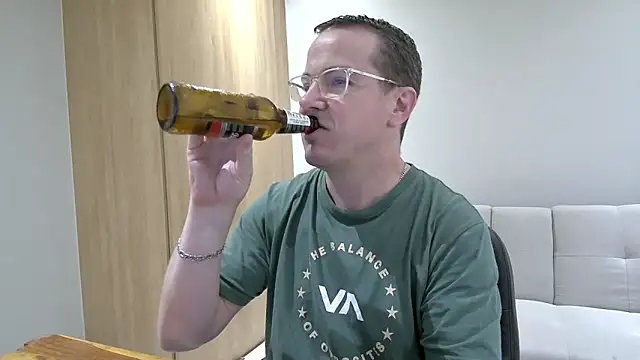 BrettJ81 online show from 03.10.25