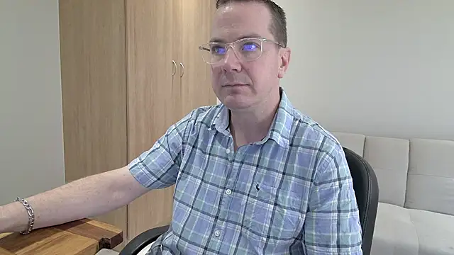 BrettJ81 online show from 10.11.25