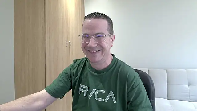 BrettJ81 online show from 11.14.25