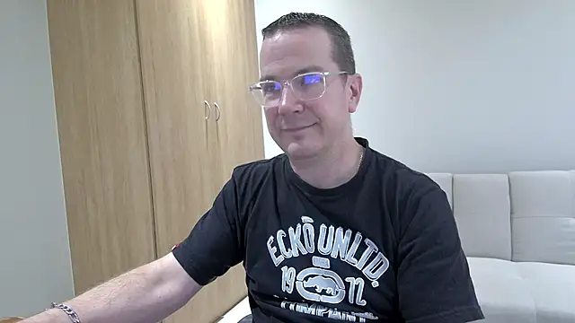 BrettJ81 online show from 04.09.26