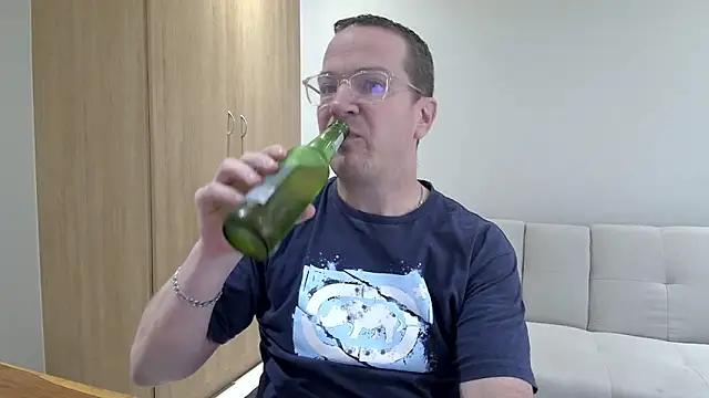 BrettJ81 online show from 04.20.26