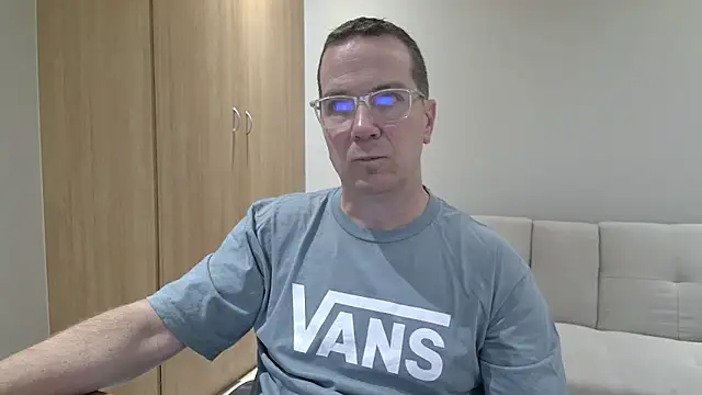 BrettJ81 online show from 04.21.26