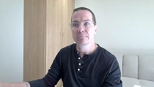 Snapshot of BrettJ81 chatting on 06.06.26 BrettJ81 online show from 06.06.26