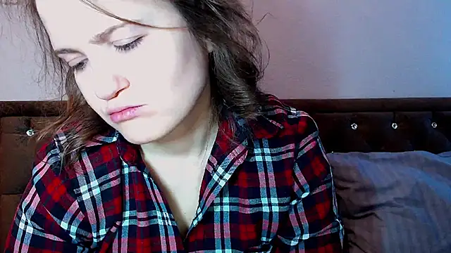 Snapshot of Sara4uu chatting on 02.15.26 Sara4uu online show from 02.15.26