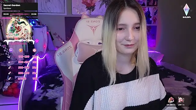 Snapshot of Evie_Ro chatting on 12.23.24 Evie Ro online show from 12.23.24