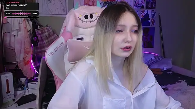 Snapshot of Evie_Ro chatting on 01.13.25 Evie Ro online show from 01.13.25