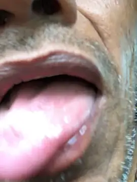 Snapshot of kvr27 chatting on 10.02.25 kvr27 online show from 10.02.25