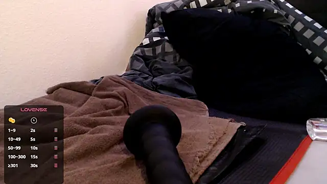 Snapshot of -sluttyass- chatting on 03.10.26 -sluttyass- online show from 03.10.26