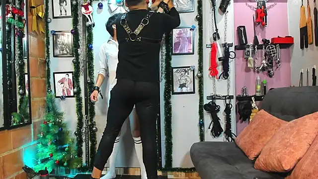 dom2travelersss online show from 12.30.24