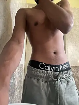 skinnyboytoy6 online show from 02.13.25