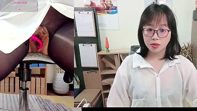 Snapshot of ChenChen-- chatting on 11.30.25 ChenChen-- online show from 11.30.25