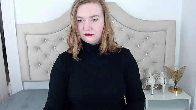 Snapshot of LaraDream chatting on 01.02.25 LaraDream online show from 01.02.25