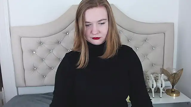 Snapshot of LaraDream chatting on 01.10.25 LaraDream online show from 01.10.25