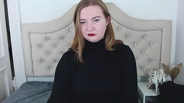 Snapshot of LaraDream chatting on 01.16.25 LaraDream online show from 01.16.25