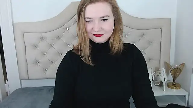 Snapshot of LaraDream chatting on 01.20.25 LaraDream online show from 01.20.25