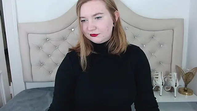 Snapshot of LaraDream chatting on 01.20.25 LaraDream online show from 01.20.25