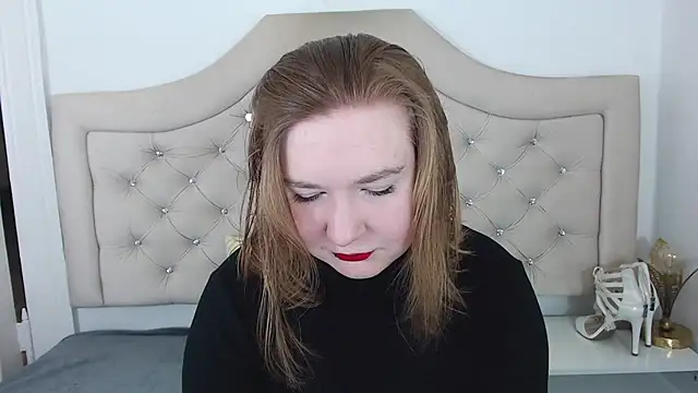 Snapshot of LaraDream chatting on 01.21.25 LaraDream online show from 01.21.25