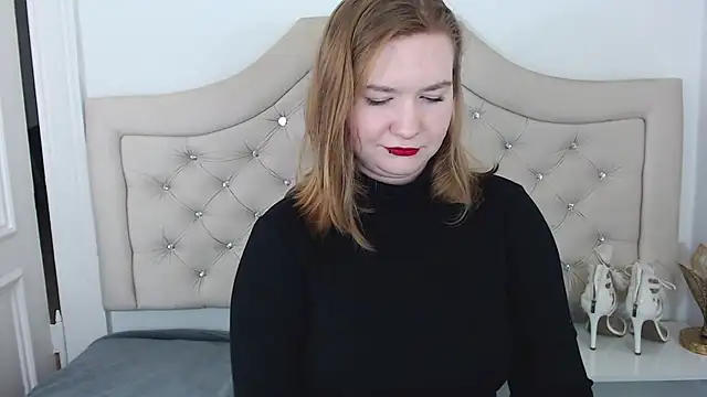 Snapshot of LaraDream chatting on 01.22.25 LaraDream online show from 01.22.25