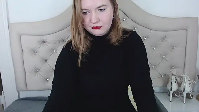 Snapshot of LaraDream chatting on 01.22.25 LaraDream online show from 01.22.25