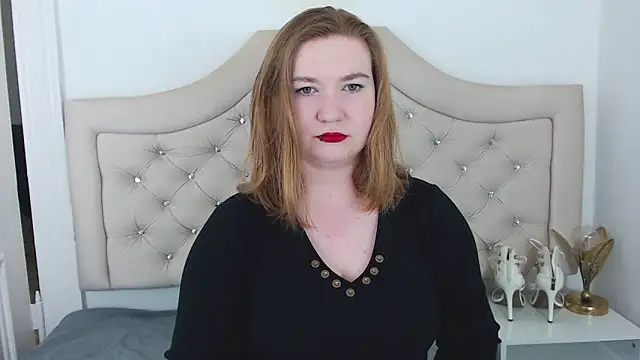 Snapshot of LaraDream chatting on 01.23.25 LaraDream online show from 01.23.25