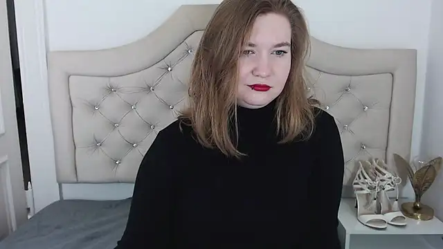 Snapshot of LaraDream chatting on 01.28.25 LaraDream online show from 01.28.25