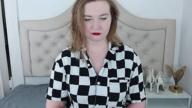 Snapshot of LaraDream chatting on 01.30.25 LaraDream online show from 01.30.25