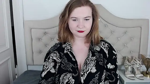 Snapshot of LaraDream chatting on 02.06.25 LaraDream online show from 02.06.25