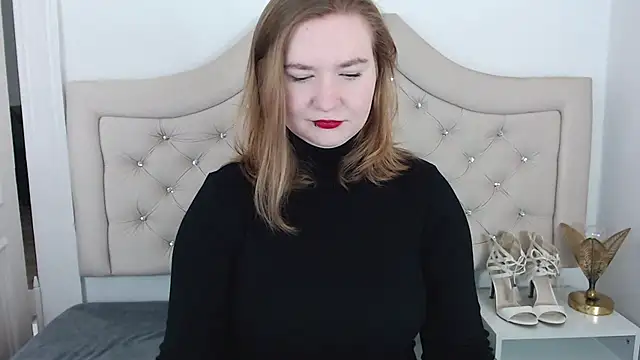 Snapshot of LaraDream chatting on 02.09.25 LaraDream online show from 02.09.25