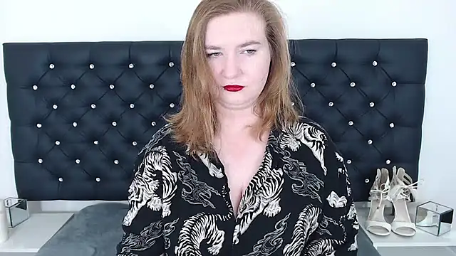 Snapshot of LaraDream chatting on 02.20.25 LaraDream online show from 02.20.25