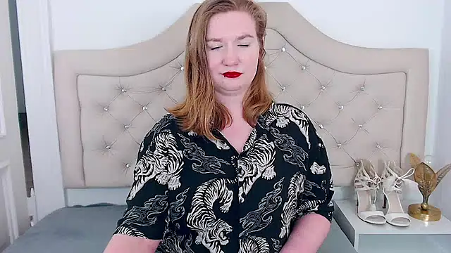 Snapshot of LaraDream chatting on 02.21.25 LaraDream online show from 02.21.25