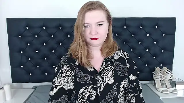 Snapshot of LaraDream chatting on 02.26.25 LaraDream online show from 02.26.25