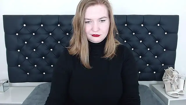 Snapshot of LaraDream chatting on 03.05.25 LaraDream online show from 03.05.25