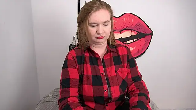 Snapshot of LaraDream chatting on 09.12.25 LaraDream online show from 09.12.25