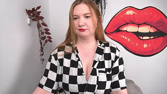 Snapshot of LaraDream chatting on 03.25.26 LaraDream online show from 03.25.26