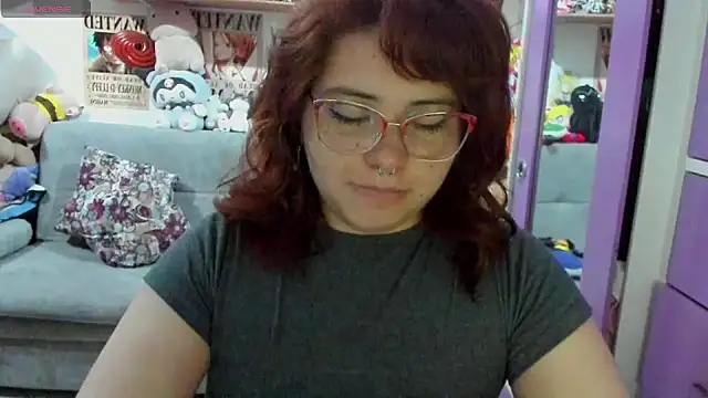 Snapshot of soficammy chatting on 02.05.25 soficammy online show from 02.05.25