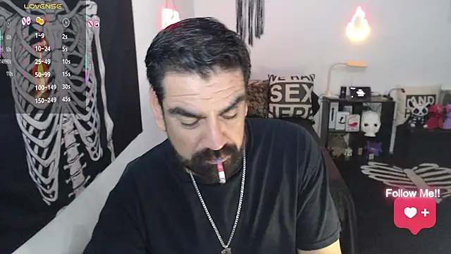 soyelcarlitos  online show from 04.28.26