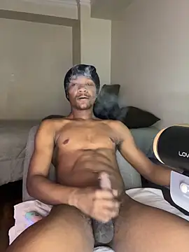 Snapshot of Letgeti chatting on 02.14.26 Letgeti online show from 02.14.26